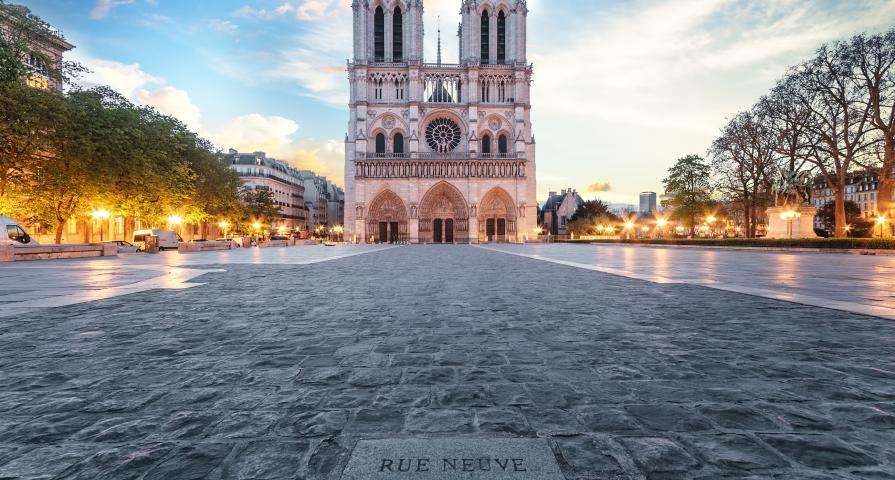 Une visite spectaculaire dans la cathédrale Notre Dame de Paris