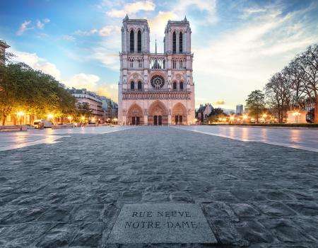 Une visite spectaculaire dans la cathédrale Notre Dame de Paris